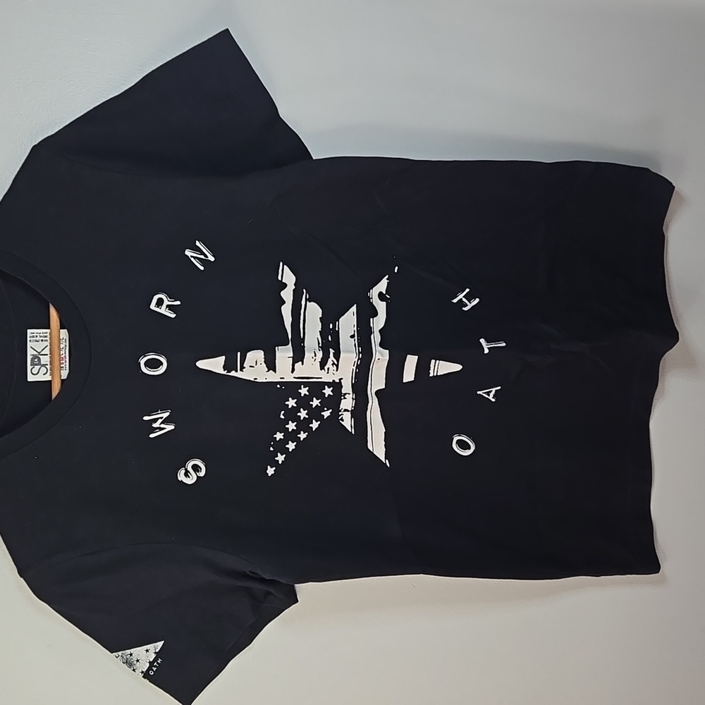Sworn Oath Size Medium Graphic Logo Black T-shirt